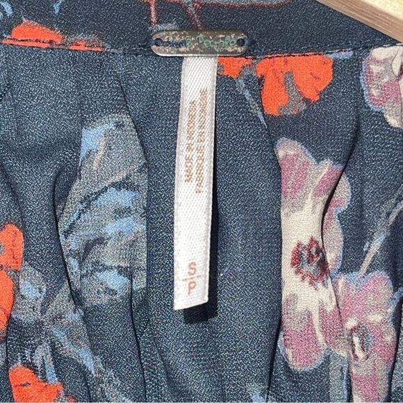 Free People So Fine Navy Floral Smocked Top Gently Loved Sz S - Picture 9 of 11